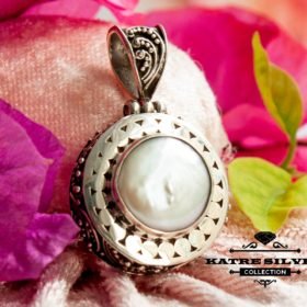 Bali Pearl Pendant, Ooak Pearl Necklace, Bali Pendant, Bali Sterling Silver, Bali Jewelry, Mother of Pearl, Pearl Pendant, Pearl Jewelry