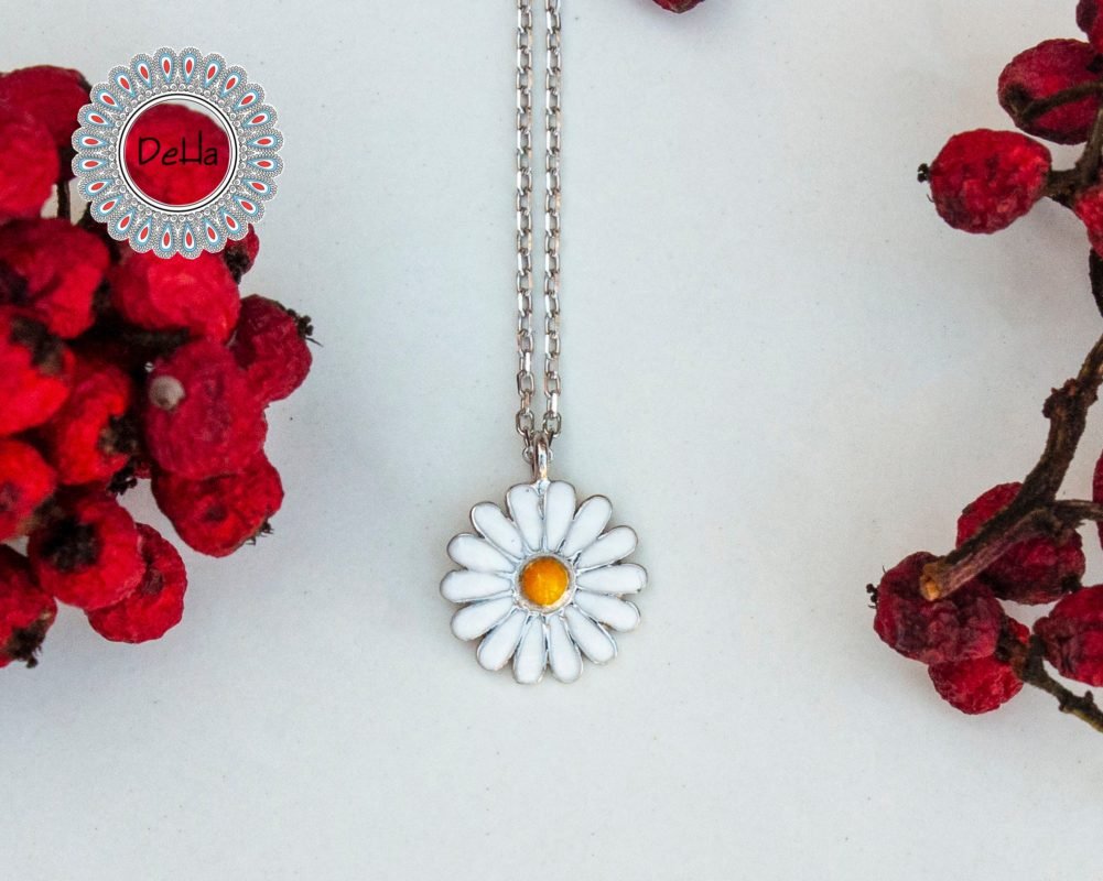 White Daisy Pendant, Daisy Charm, Daisy Pendant, Daisy Necklace, Silver Daisy, Daisy Jewelry, Daisy Flower, White Daisy, Necklace for Women