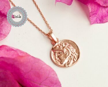 Elegant Coin Pendant Necklace – Antique Style Rose Gold Minimal Vintage Necklace - Image 3