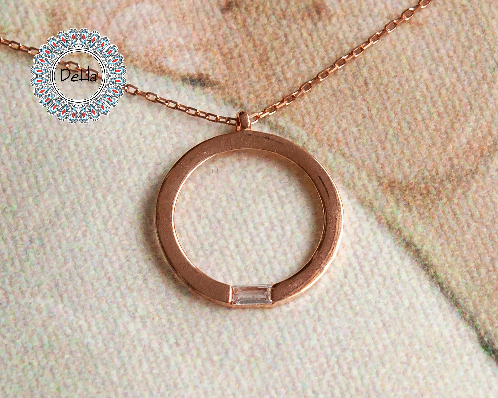 circle necklace