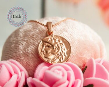 Elegant Coin Pendant Necklace – Antique Style Rose Gold Minimal Vintage Necklace - Image 2