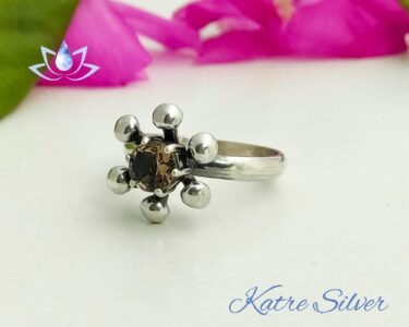 Diaspore Ring – Elegant Color Changing Handmade Designer Anniversary Ring - Image 4