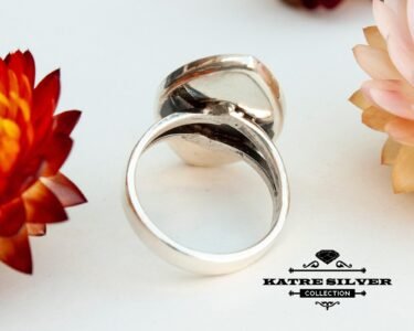 Ceramic Feather Ring, Statement Ceramic Ring, Handmade White Ring, Unique Statement Ring, Artistic Jewelry for Women - Image 9