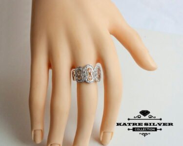 Figure Eight Ring – Elegant Citrine CZ Designer Ring Gift for Women - Image 4