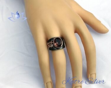 Diaspore Ring – Elegant Color Changing Black Rhodium Rose Gold Designer Ring - Image 2