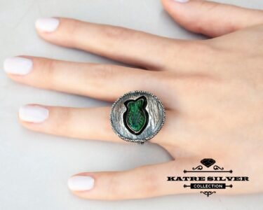 Green Fish Ring, Statement Animal Ring, Silver Fish Ring, Handmade Ocean Ring, Unique Jewelry for Women - Image 5