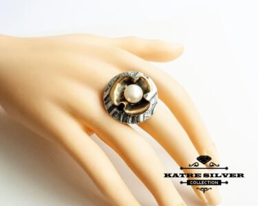 Floral Pearl Ring, Vintage Pearl Ring, Silver Pearl Ring, Pearl Ring, Floral Ring, Flower Ring, Pearl Jewelry, Floral Jewelry, Designer Ring - Image 2