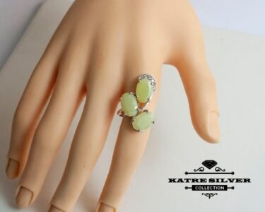 Triple Stone Ring, Three Stone Ring, Oval Cut Ring, Anniversary Ring, Birthstone Ring, Art Deco Ring, 3 Stone Ring, Ring for Women, Unique - Image 4