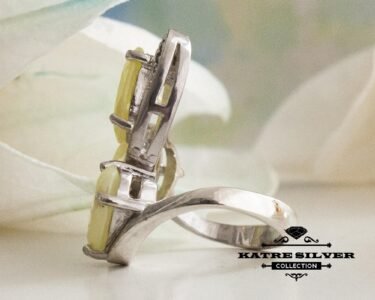 Triple Stone Ring, Three Stone Ring, Oval Cut Ring, Anniversary Ring, Birthstone Ring, Art Deco Ring, 3 Stone Ring, Ring for Women, Unique - Image 8