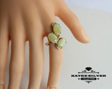 Triple Stone Ring, Three Stone Ring, Oval Cut Ring, Anniversary Ring, Birthstone Ring, Art Deco Ring, 3 Stone Ring, Ring for Women, Unique - Image 2