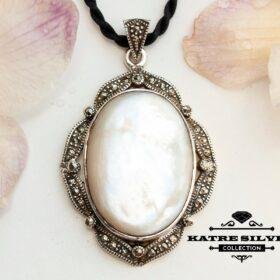 Large Shell Pendant, Seashell Pendant, Sea Shell Pendant, Shell Pendant, Shell Necklace, Shell Jewelry, Unique Pendant, White Pendant, Summer