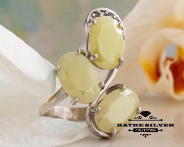 Triple Stone Ring, Three Stone Ring, Oval Cut Ring, Anniversary Ring, Birthstone Ring, Art Deco Ring, 3 Stone Ring, Ring for Women, Unique - Image 3