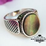 Oval Nacre Seashell Ring, Ocean Ring, Raw Gemstone Ring, Shell Ring, Stone Ring, Statement Ring, Shell Jewelry, Natural Stone Ring, Unique