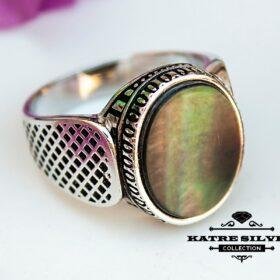 Oval Nacre Seashell Ring, Ocean Ring, Raw Gemstone Ring, Shell Ring, Stone Ring, Statement Ring, Shell Jewelry, Natural Stone Ring, Unique