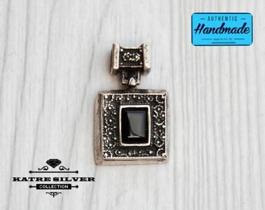 black onyx pendant necklace