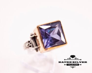 Color Changing Alexandrite Ring, June Birthstone Ring, Alexandrite Jewelry, Anniversary Ring, Vintage Ring, Solitaire Ring, Statement Ring - Image 6