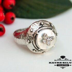 Unique Womens Butterfly White Shell Ring, Handmade Ring, Designer Ring, Anniversary Ring, Women Ring, Shell Ring, White Ring, Butterfly Ring