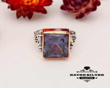 Color Changing Alexandrite Ring, June Birthstone Ring, Alexandrite Jewelry, Anniversary Ring, Vintage Ring, Solitaire Ring, Statement Ring - Image 4