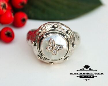 Unique Womens Butterfly White Shell Ring, Handmade Ring, Designer Ring, Anniversary Ring, Women Ring, Shell Ring, White Ring, Butterfly Ring - Image 2