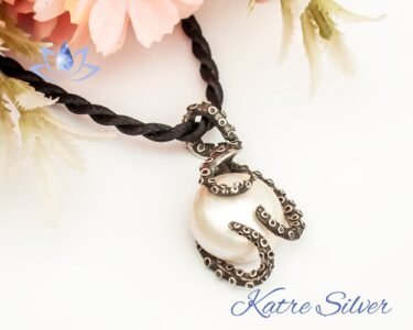 Genuine Pearl 925 Sterling Silver Octopus Pendant, Octopus Pendant in Sterling Silver with Pearl, Octopus Necklace, Pearl Octopus Pendant - Image 4