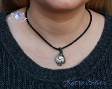 Genuine Pearl 925 Sterling Silver Octopus Pendant, Octopus Pendant in Sterling Silver with Pearl, Octopus Necklace, Pearl Octopus Pendant - Image 2