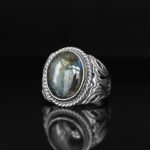 Handmade Sterling Silver Men's Ring: Oval Labradorite Gemstone - Image 3