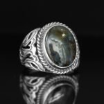 Handmade Sterling Silver Men's Ring: Oval Labradorite Gemstone