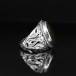 Handmade Sterling Silver Men's Ring: Oval Labradorite Gemstone - Image 4