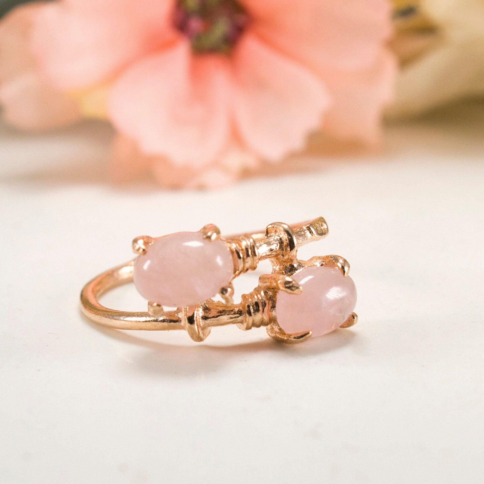 rose-quartz-ring-rose-gold-sterling-silver. Rose quartz ring with oval pink gemstone in rose gold plated sterling silver